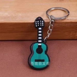 Брелок резиновый Классическая гитара. Цвет зеленый.