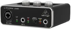 Behringer UM2 Аудио интерфейс USB для записи микрофонов и инструментов.