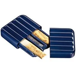 Vandoren VRC30 Футляр для хранения 4-х тростей (тенор, бас-саксофон, бас-кларнет).