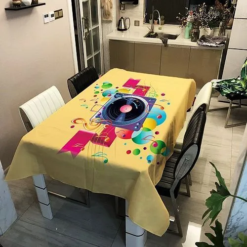 Скатерть с принтом. Виниловый проигрыватель. Полиэстер. Размер 140 х 200 см.