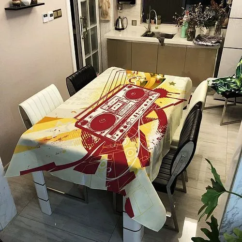 Скатерть с принтом. Ретро магнитола. Полиэстер. Размер 140 х 200 см.