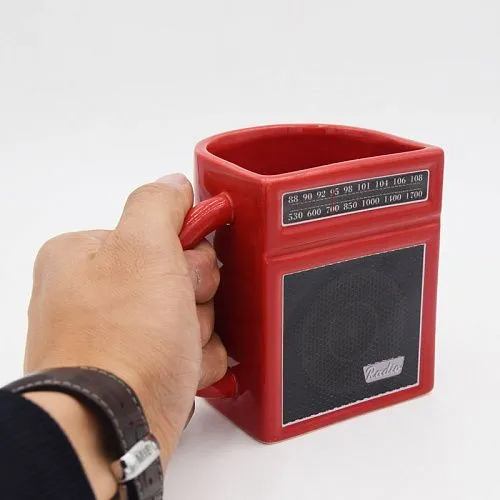 Кружка большая. Радиоприемник. Цвет красный.