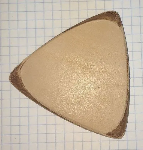 Мозеръ P502 Медиатор кожаный для балалайки контрабас, треугольный, 2х слойный.