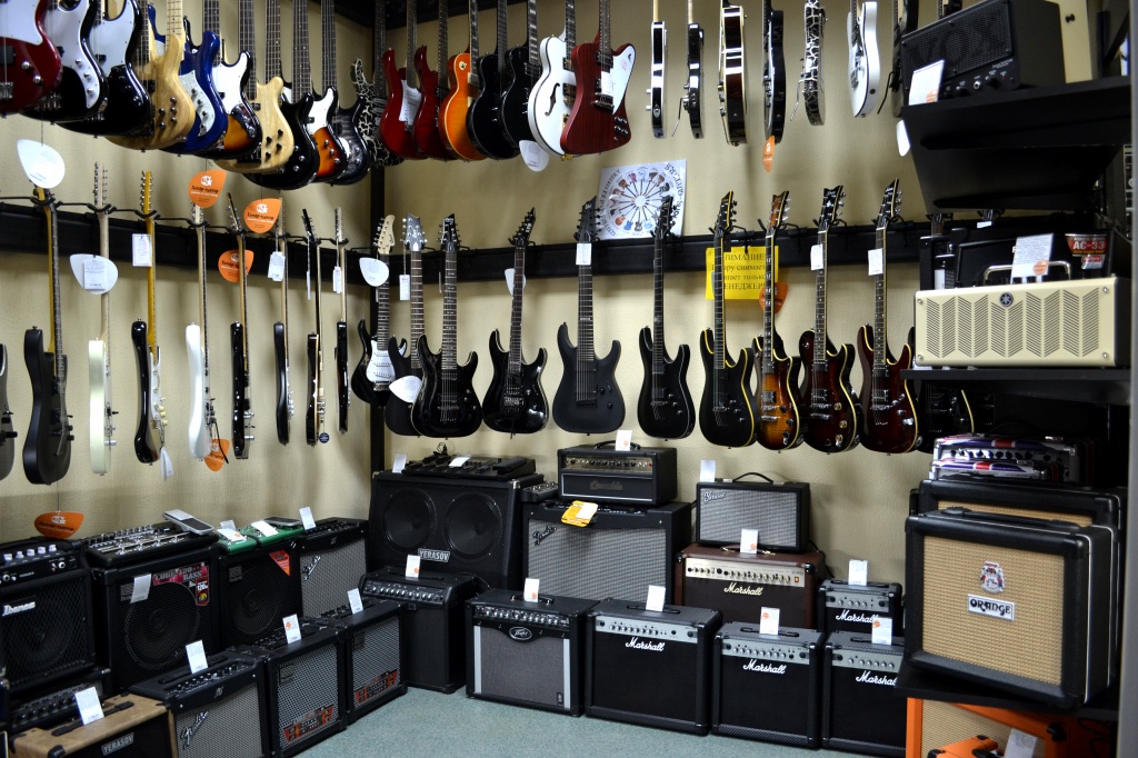 Электрогитары, кабинеты и комбики в магазине «Гитар-гитар»
