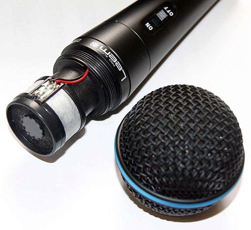 Leem DM-300 Вокальный динамический микрофон проводной.