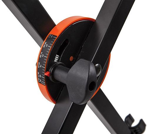 Soundking SF507 Стойка для клавишного инструмента.